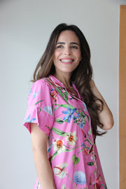 Amanecer Floral Fondo Rosa Pijama Manga Corta y Pantalón Largo